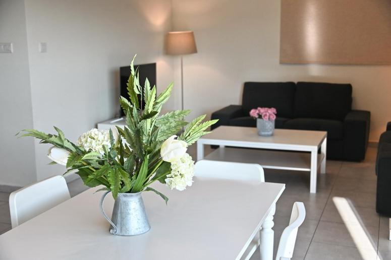 Edessis Beach House Lemesós Eksteriør bilde
