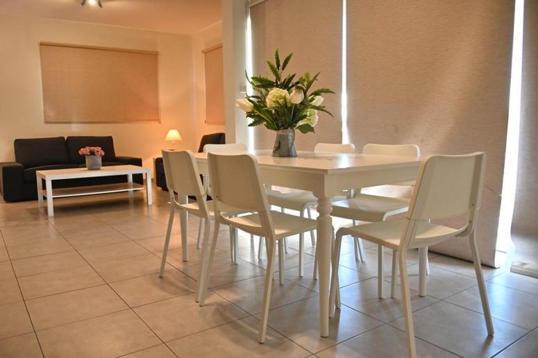 Edessis Beach House Lemesós Eksteriør bilde